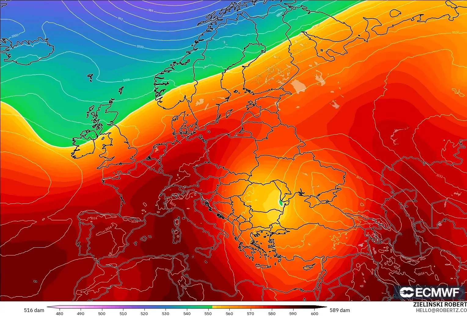 ECMWF IFS 0.25° model - Europe, Geopotential height at 500hPa